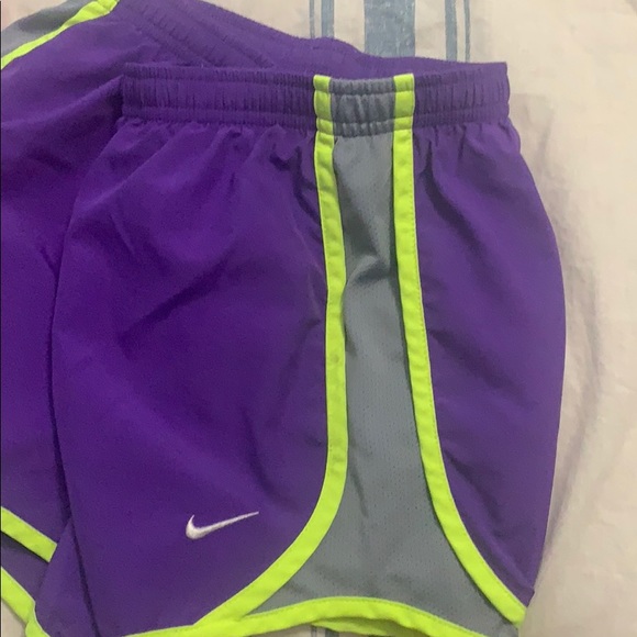 EUC set of 4 Girls Nike Dri-Fit Shorts Large - Picture 5 of 13